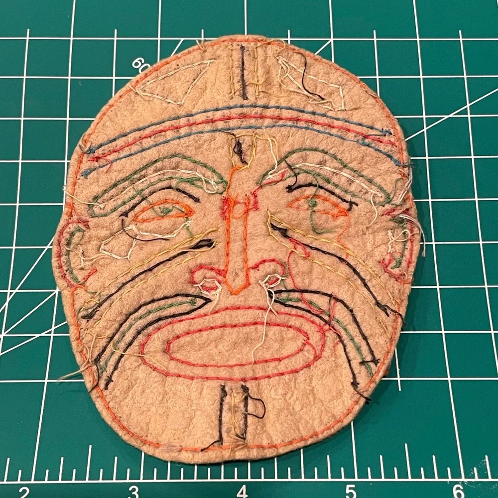 Vintage Handmade Beaded Mask on Cloth. Unknown Origin. - Picture 3 of 8